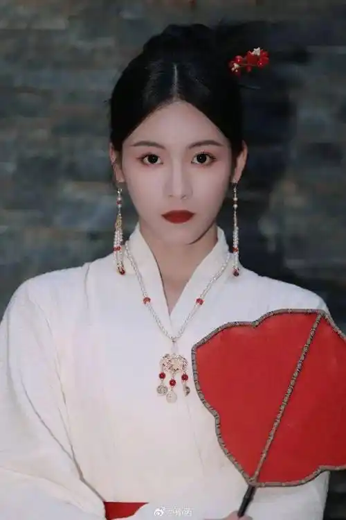 绝绝子孙芮!轻松拿捏摩登or古风style_style_viewer_weibo