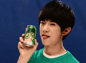 易烊千玺gif小鲜肉gif旺仔牛奶gif可爱gif