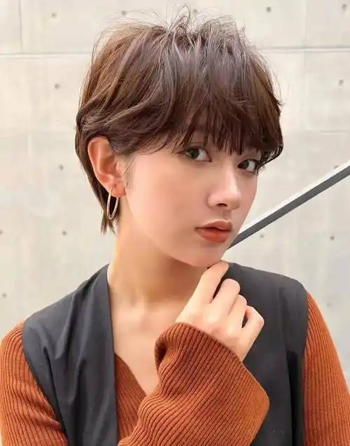 今年流行露耳纹理烫,洋气又显脸小,堪比整容_发型_头发_自然