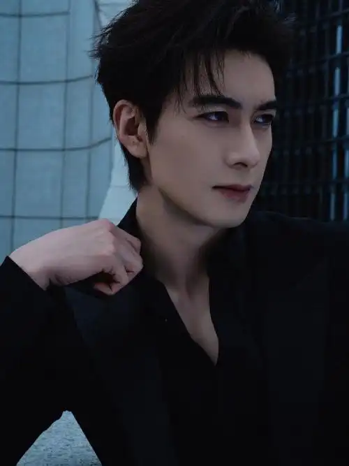 陈星旭也有撑伞神图了##陈星旭撑伞神图