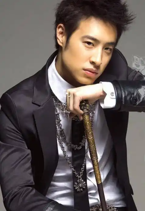 原创巅峰时期潘玮柏曾经和周杰伦齐名如今却被说成过气艺人