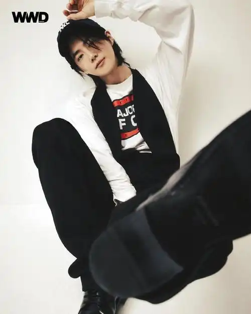 wwd korea 3月刊 俊勉相关一则 「网页链接」    翻译  【exo suho"