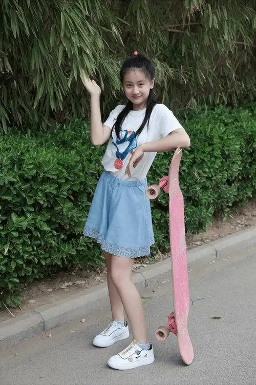 田亮14岁女儿身高已超1米7,参加国际网球比赛,漂亮手臂肌肉绝了_运动