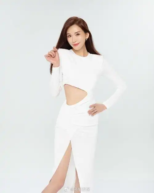 林志玲在社交网站晒最新美照,姐这身材是50岁的人拥有的嘛?