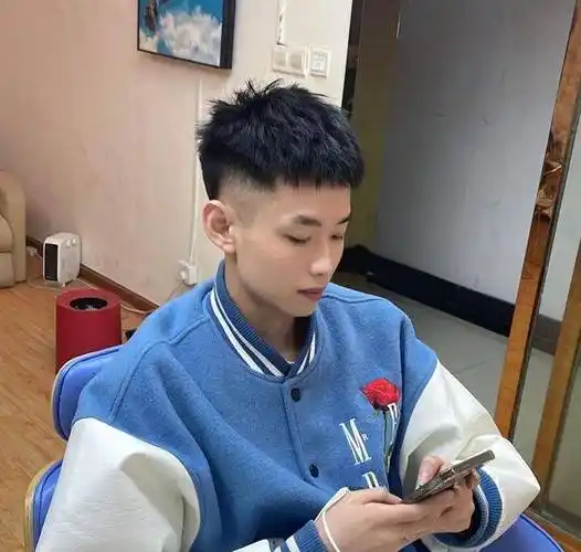 的3款男生短发参考,今夏发型这样剪就对了,帅气涨颜值_造型_阿潮_刘海