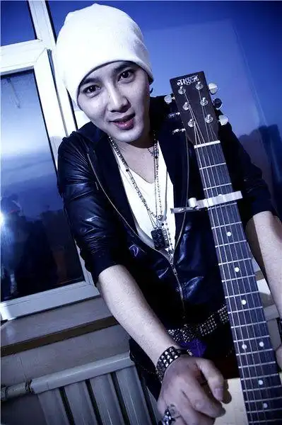 vey采集到李桢航