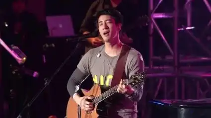 王力宏 - 大城小爱(2019福利秀台北大安森林公园).mkv