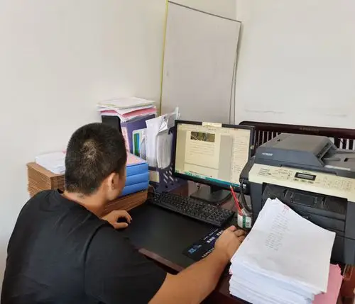 王建林日常工作照