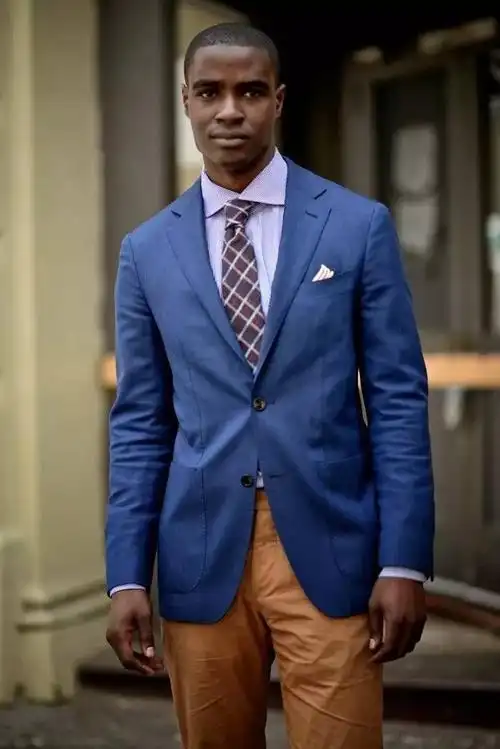 时装| 绅士的衣柜里怎么能缺少一身海军蓝西装?