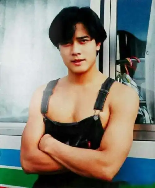 天王郭富城越老越迷人55岁依然肌肉炸裂增肌要注意这三方面