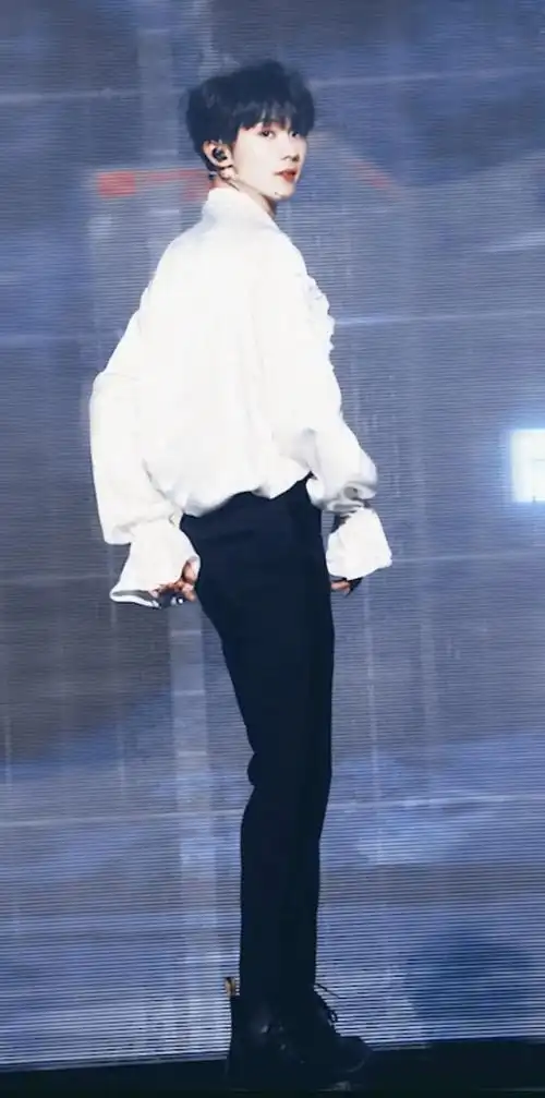 马嘉祺锐角为主的长相以及这种长相与生俱来的bg感