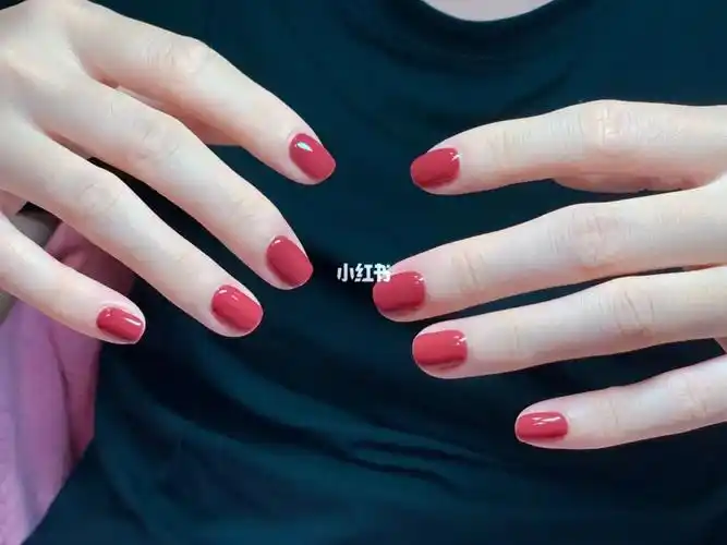 超显白纯色美甲