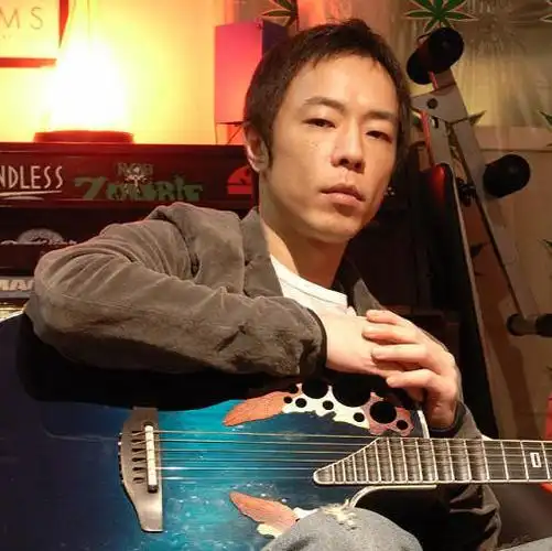 她还是超认真的夸黄贯中帅气