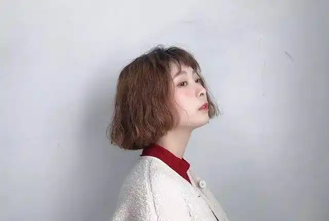 中长发直发发型,中长发的人适合剪什么样的发型女图15