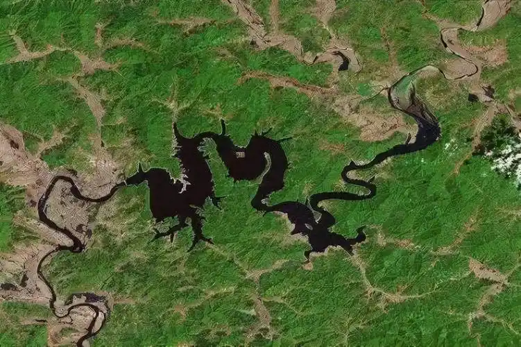 刘伯温斩尽全国龙脉到了长白山却掉头就走究竟是什么原因