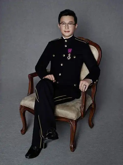 通灵珠宝董事长沈东军:上市红利后的"危"与"机"