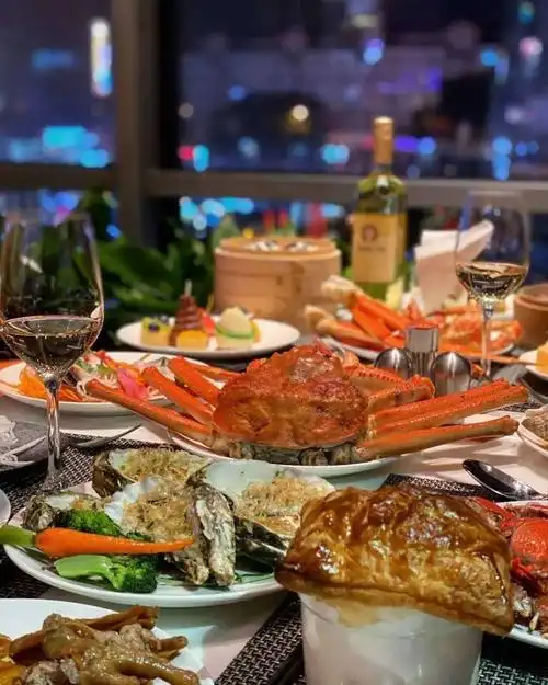 住奢牌跨界酒店,打卡网红未来城,历史古镇,水上市场,还有丰盛自助晚餐