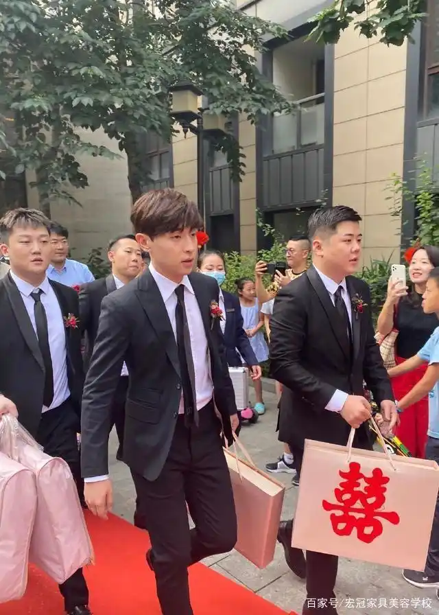 男神邓伦豪宅曝光!一眼看破,装修风格跟本人性格一样?