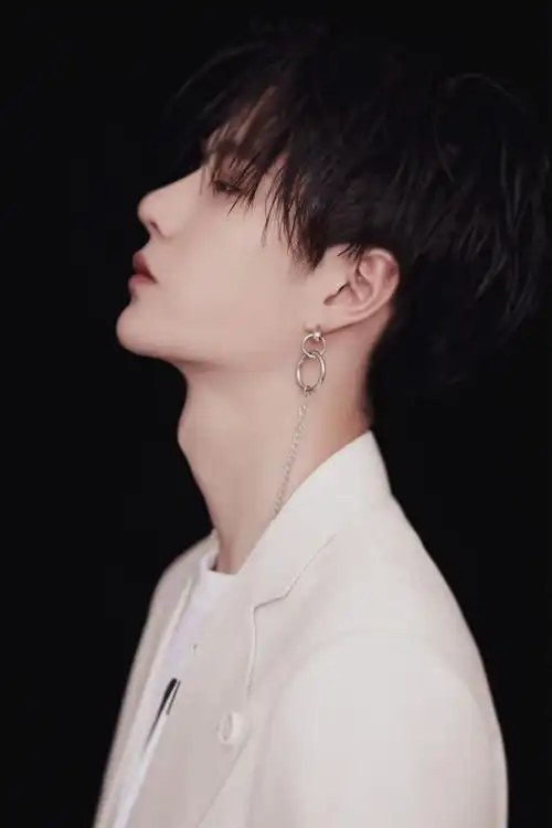 王一博08loho赞评论6更多所有评论你也来说些什么吧