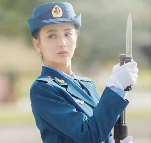 原创原创8位女星军装照佟丽娅飒气杨幂有灵气孙俪最有辨识度