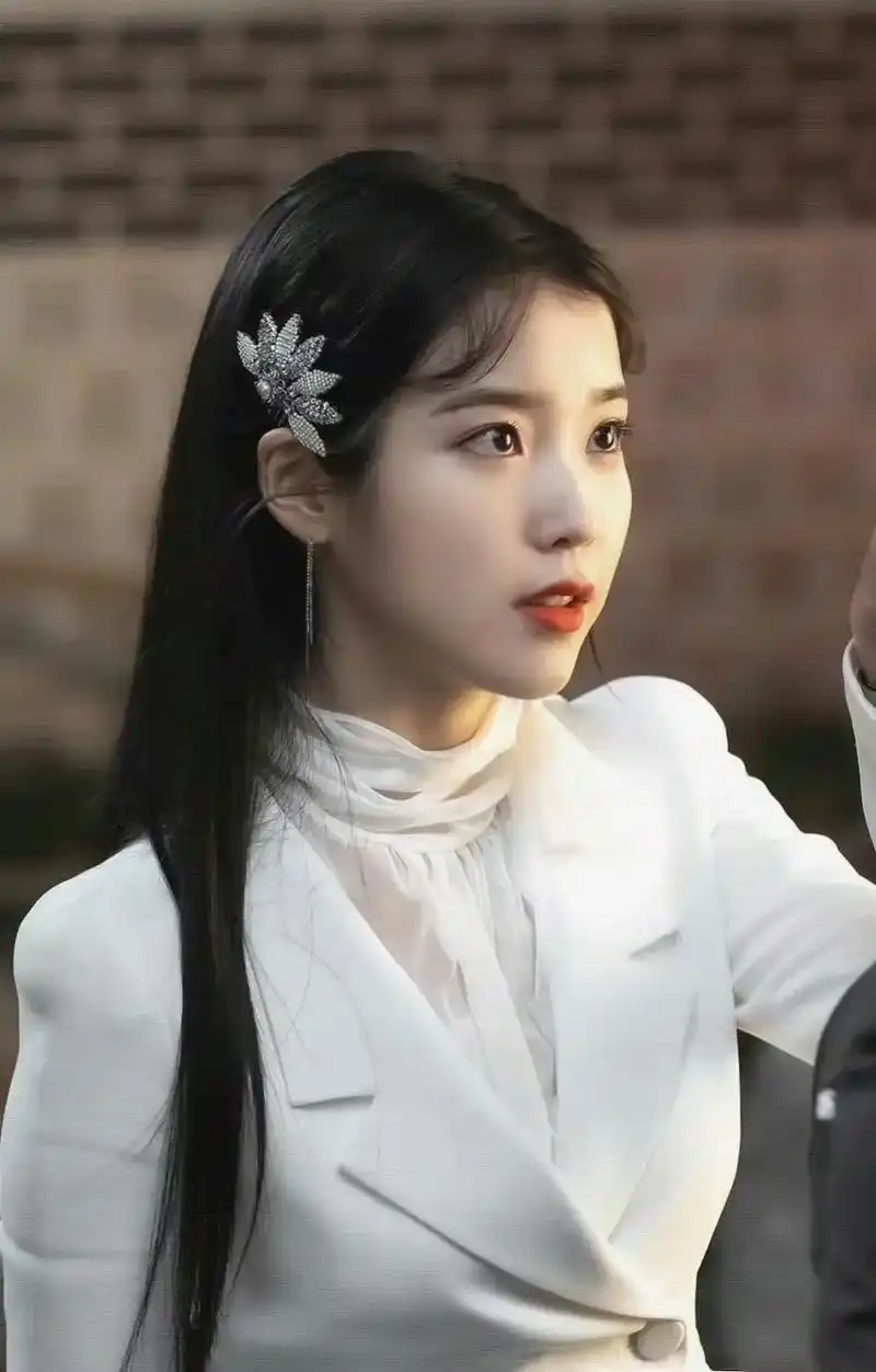iu.白月光女神 #iu李知恩    #iu  #德鲁纳酒店 - 抖音