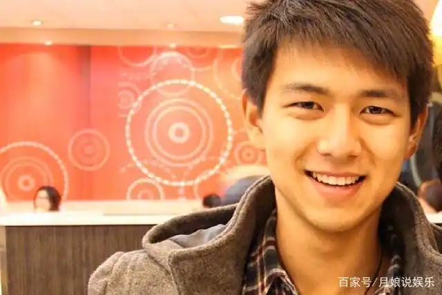 李现大学时代照片被扒出,青涩又帅气,粉丝表示爱了
