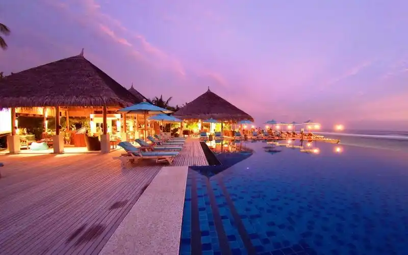 描述: 马尔代夫度假村-风景高清壁纸 当前壁纸尺寸: 1680 x 1050