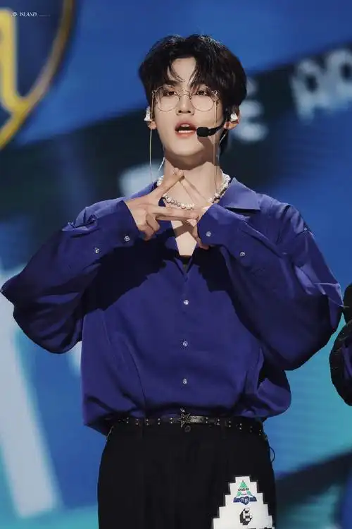 周柯宇 二十筑梦寰宇乘风#radio太多话我说不出口～99@into1-周柯