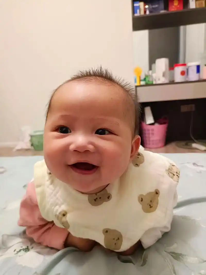 爱笑的宝宝惹人爱 #小孩的笑容是最治愈的 #记录成长的每一 - 抖音