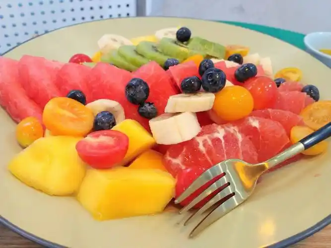 验食症 湖滨银泰in77三楼 ,以新鲜切水果拼盘和鲜榨果汁为主的店!