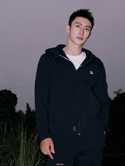 黄景瑜近期状态##黄景瑜暮色芦苇大片