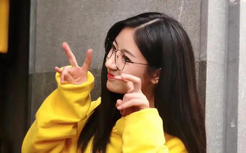 【snh48-李宇琪】什么?八百年不出街的小毛竟然出来了!