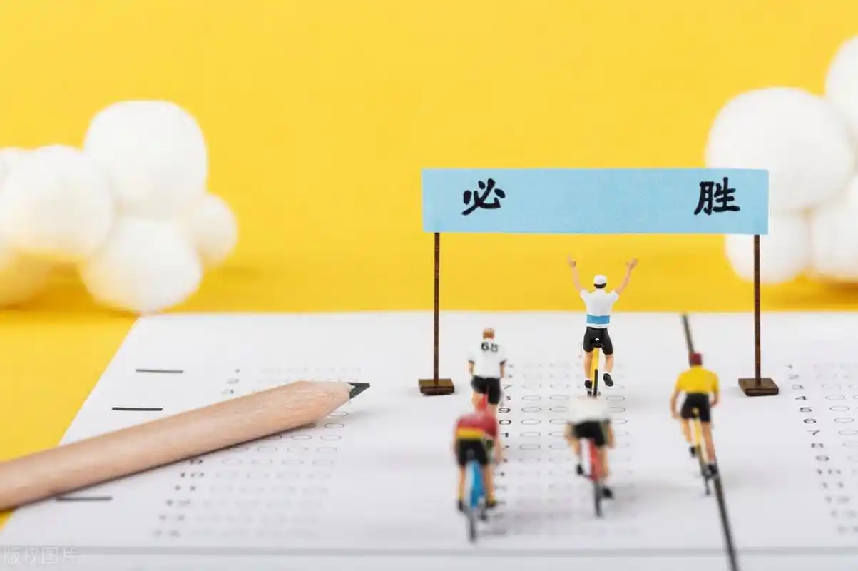 王俊凯出名了!首先是他的高考分数699分,其次,是他学习的方法!