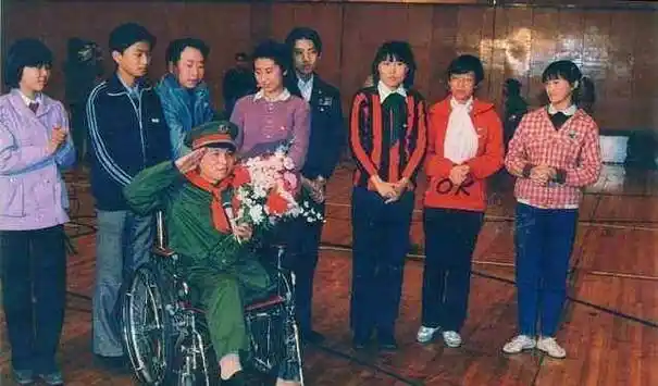 越反击战"一级英雄",先后9次手术,最终截肢靠轮椅生活_敌人_战争_徐良