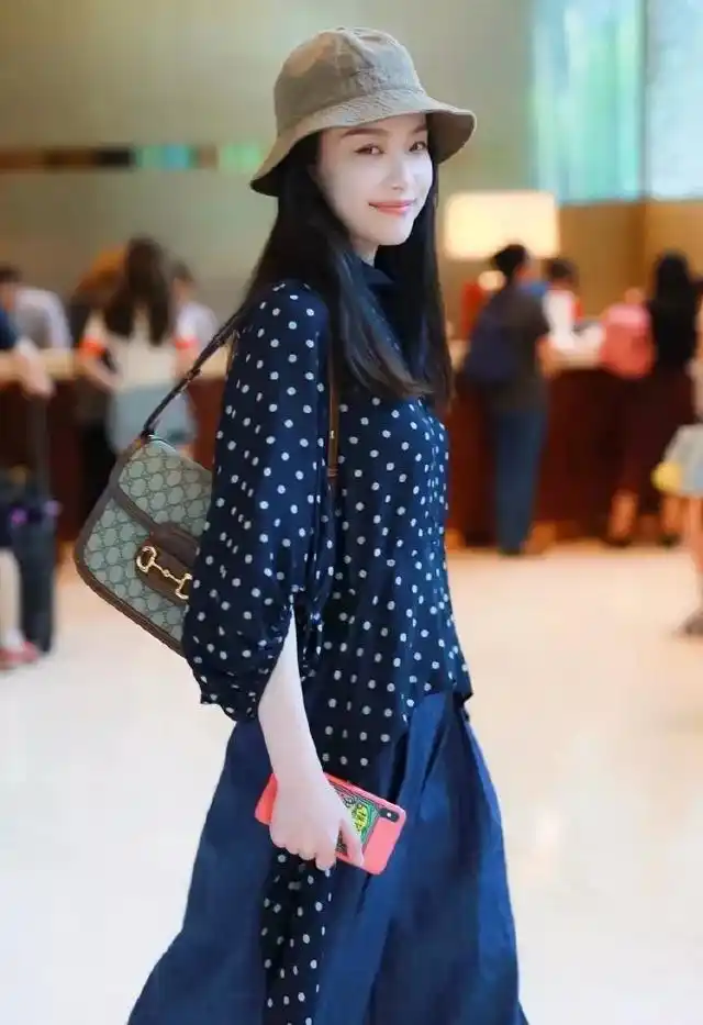 年度包王出炉,2019霸屏女明星街拍的10个包