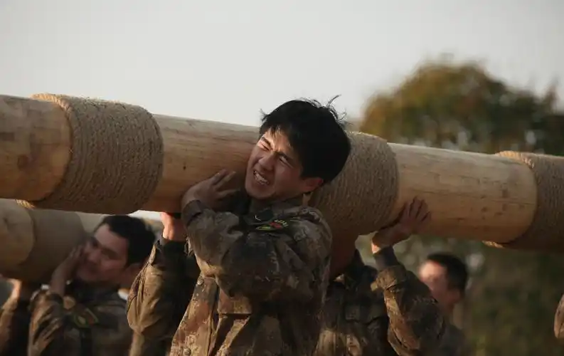 刘昊然《真正男子汉第一季》高清剧照图片