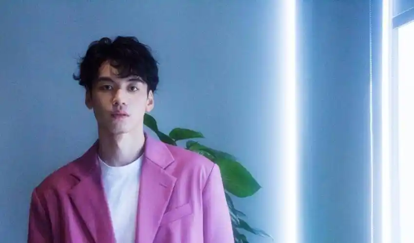 能唱能跳颜值还这么高,他不愧是和杨洋并称"军艺双子星"的男人_刘迦