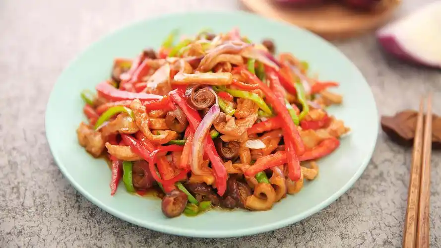 鲜香口感好吃不腻,洋葱炒肚丝