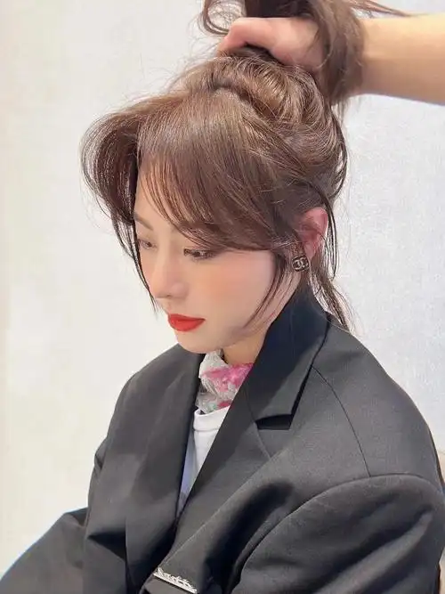 锁骨发#八字刘海 |||16615不想打理选这款发型,中长发锁骨发,免