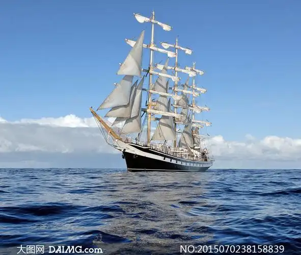 蓝天白云与海上航行的帆船高清图片_大图网图片素材