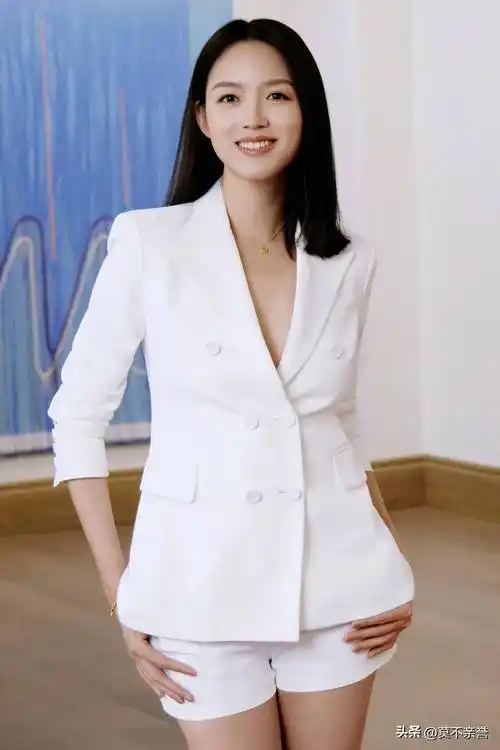 张梓琳时尚与爱的交织_连衣裙_画廊_活力