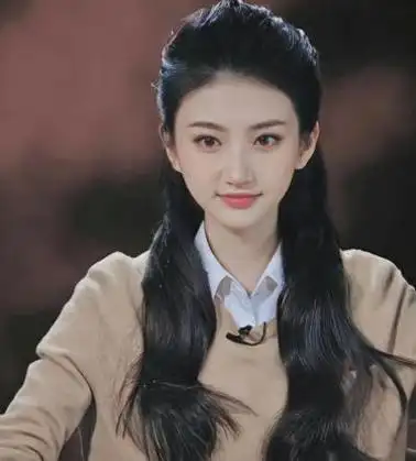 富贵花景甜被捧15年不红凭司藤逆袭变得更受欢迎了