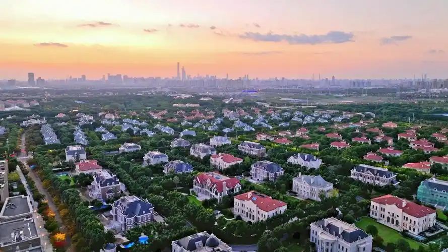 华洲君庭·上海富人区,每栋庄园都能换几套汤臣一品,普通人奋斗一辈子