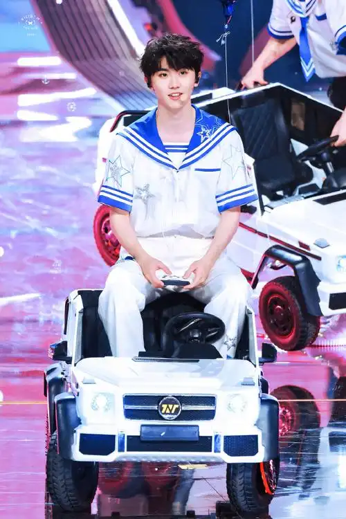 马嘉祺叁重楼暨出道四周年演唱会##马嘉祺 廿一幕启循光赴盛景