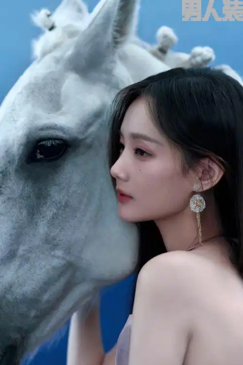 李一桐男人装封面大片##李一桐 不恐高