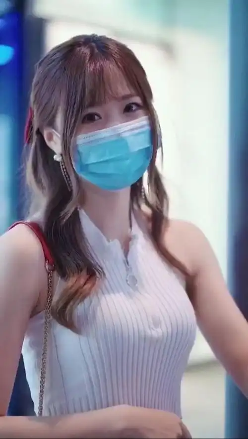 2020年的特色,戴口罩的美女