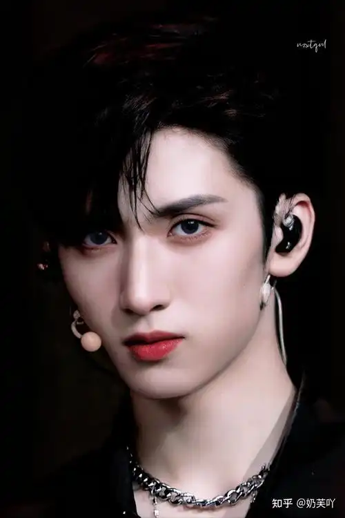 能分享一些tnt七个人的帅照吗