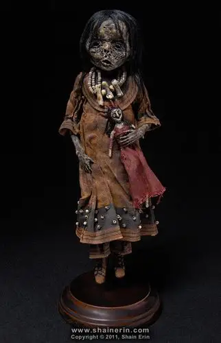 恐怖人偶娃娃:看完可能导致不适!