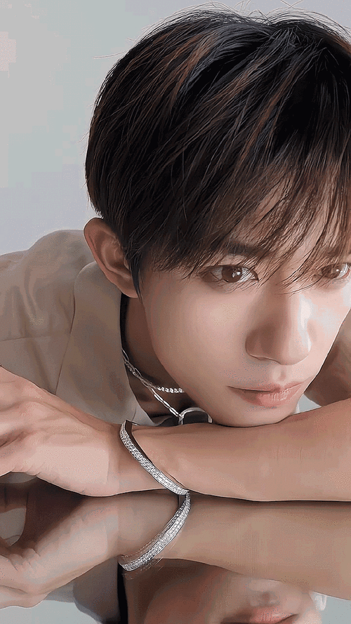 我得看下易烊千玺洗洗眼睛  @tfboys-易烊千玺  #四字 易烊千玺 yyqx