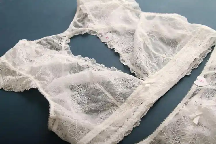 varsbaby欧美性感镂空透明蕾丝内衣背心式美背深v领文胸套装黑色s